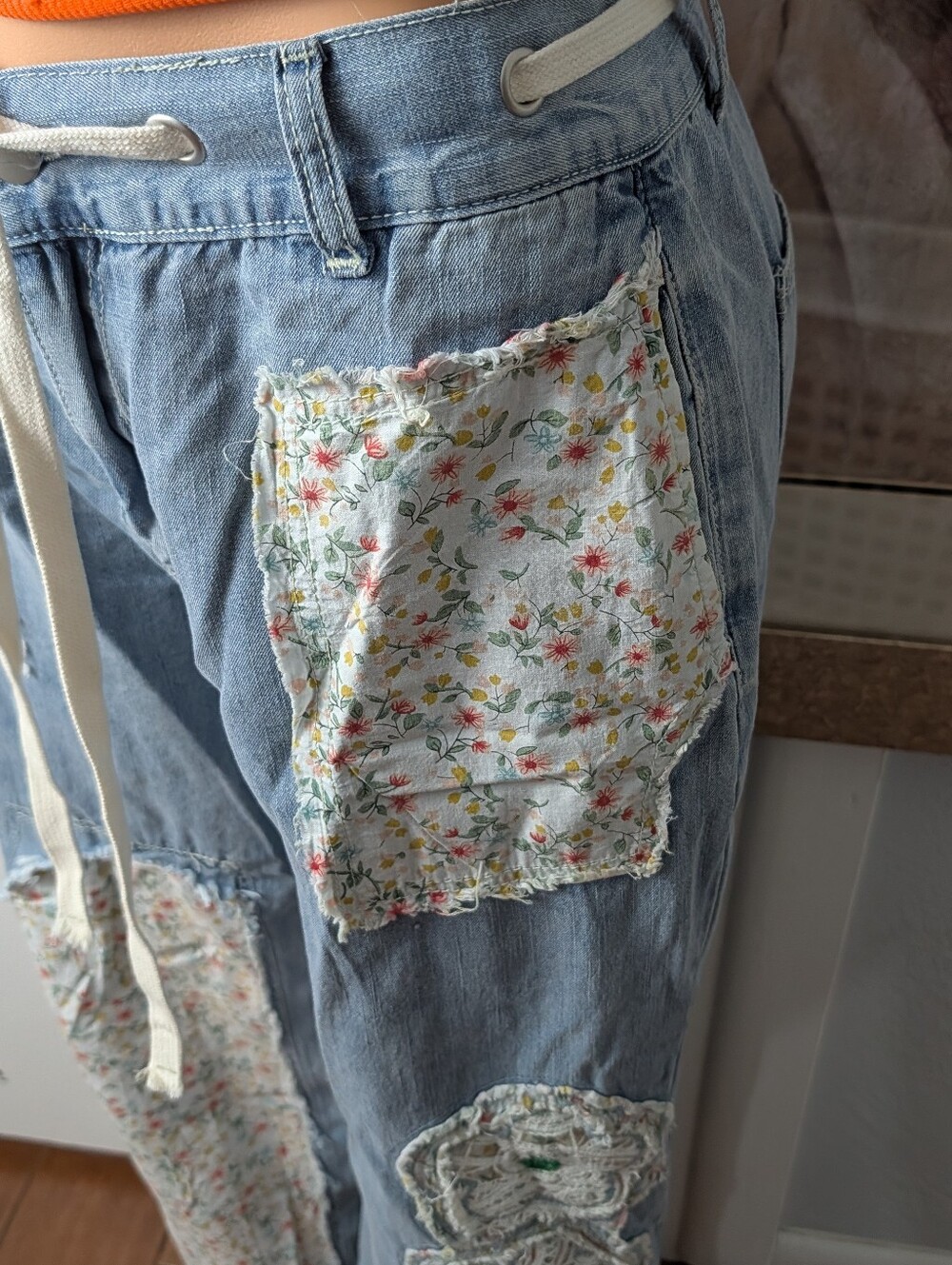 POL Drawstring Lace Floral Patchwork Wide Leg Flare Jeans Size M - Picture 4 of 10